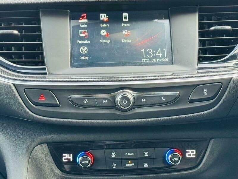 Used Vauxhall Insignia SRi 2017 Blue Hatchback