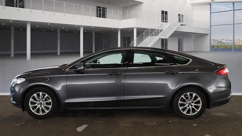 Used Ford Mondeo Zetec 150 HP (110 kW) 2015 Grey Hatchback