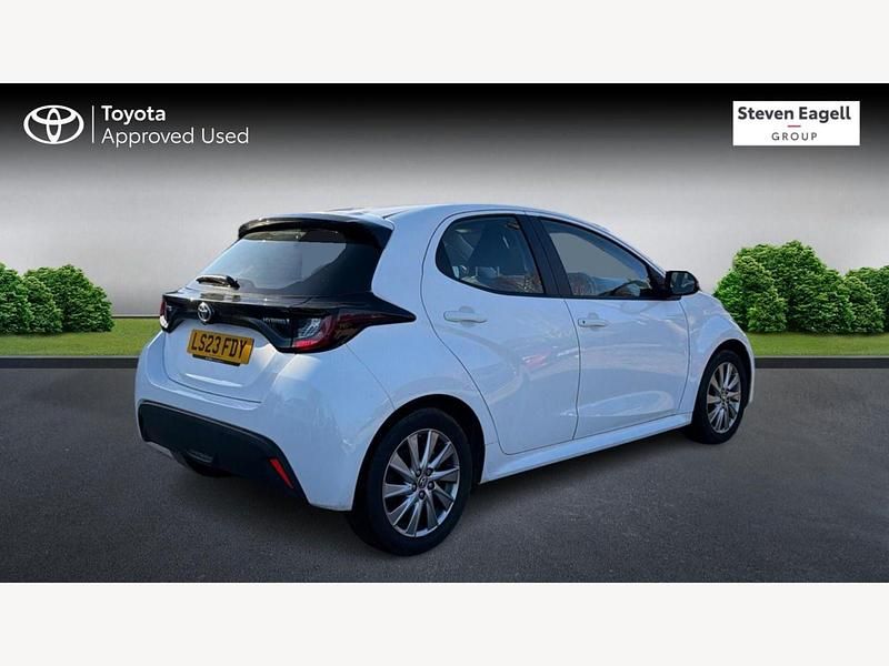 Used Toyota Yaris Hybrid 2023 White Hatchback