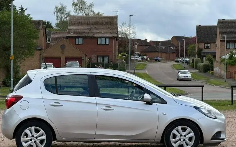 Used Vauxhall Corsa Design Edition 90 HP (66 kW) 2015 Silver Hatchback