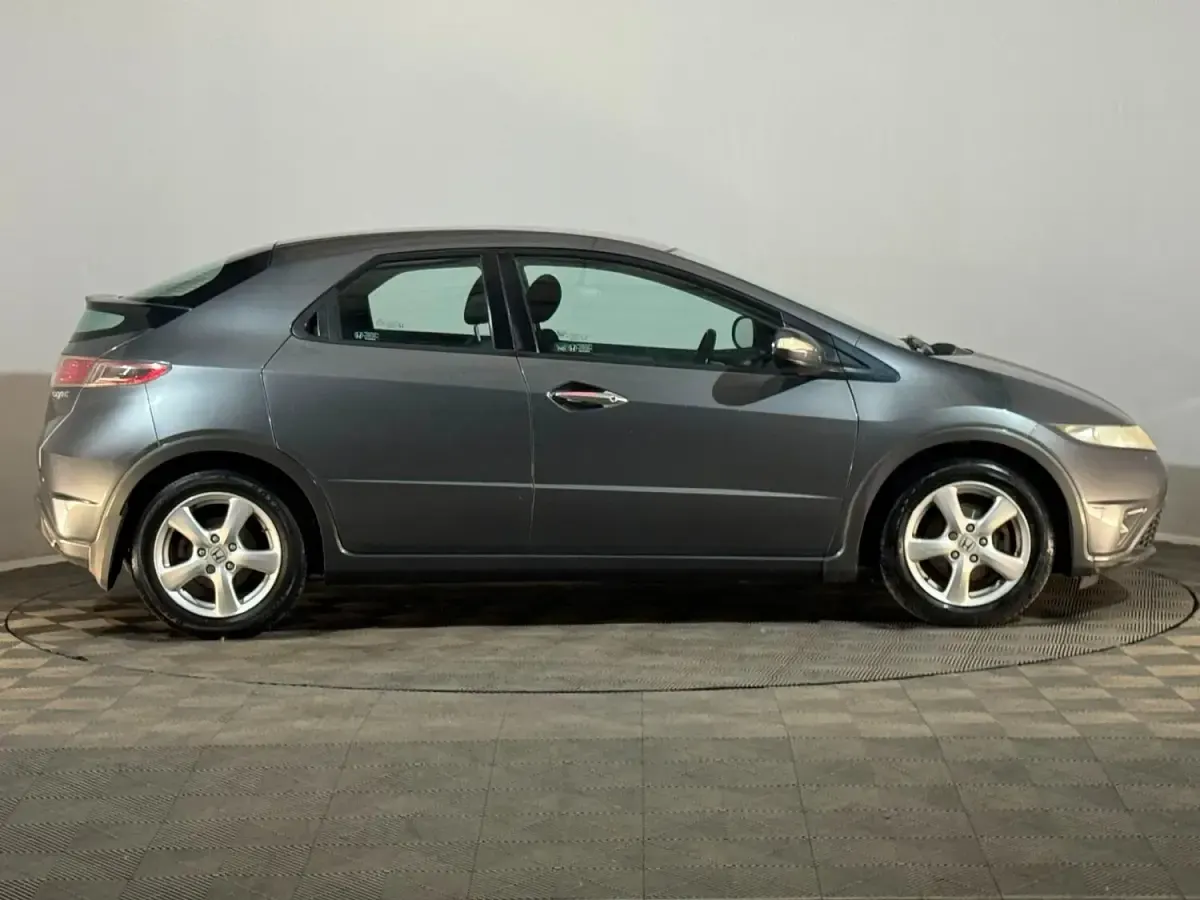 Used Honda Civic SE 140 HP (102 kW) 2010 Silver Hatchback