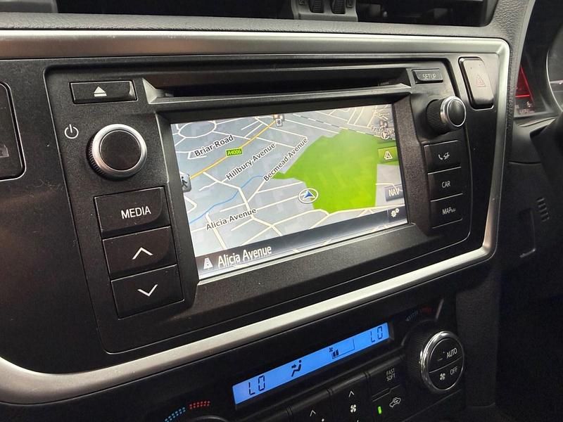 Used Toyota Auris Hybrid 136 HP (100 kW) 2015 Black Hatchback