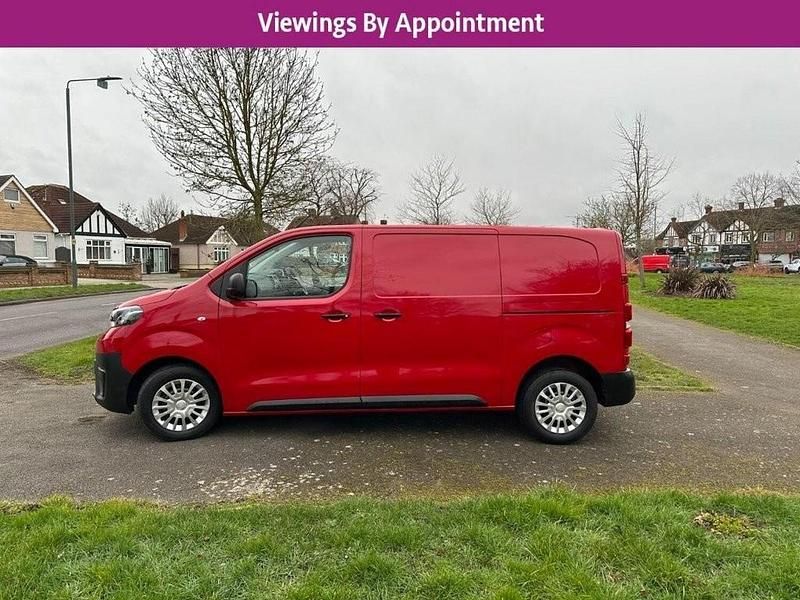 Red Used 2020 Toyota Proace Van | £11,750 (Fair price) - Image 1/4
