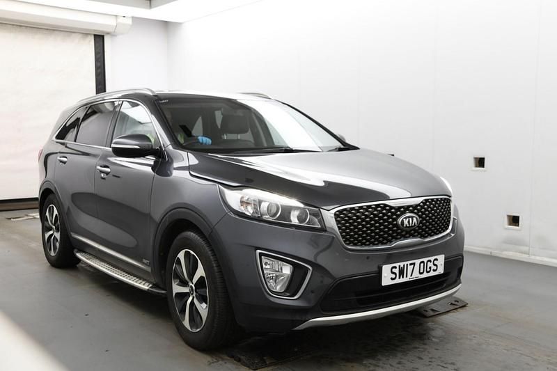 Grey Used 2017 Kia Sorento SUV | £11,995 (Fair price) - Image 1/4