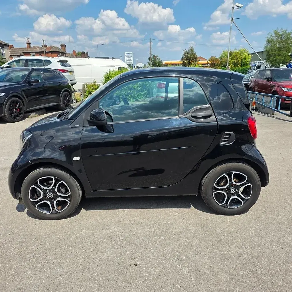 Used Smart ForTwo Coupé Premium 90 HP (66 kW) 2019 Black Coupe