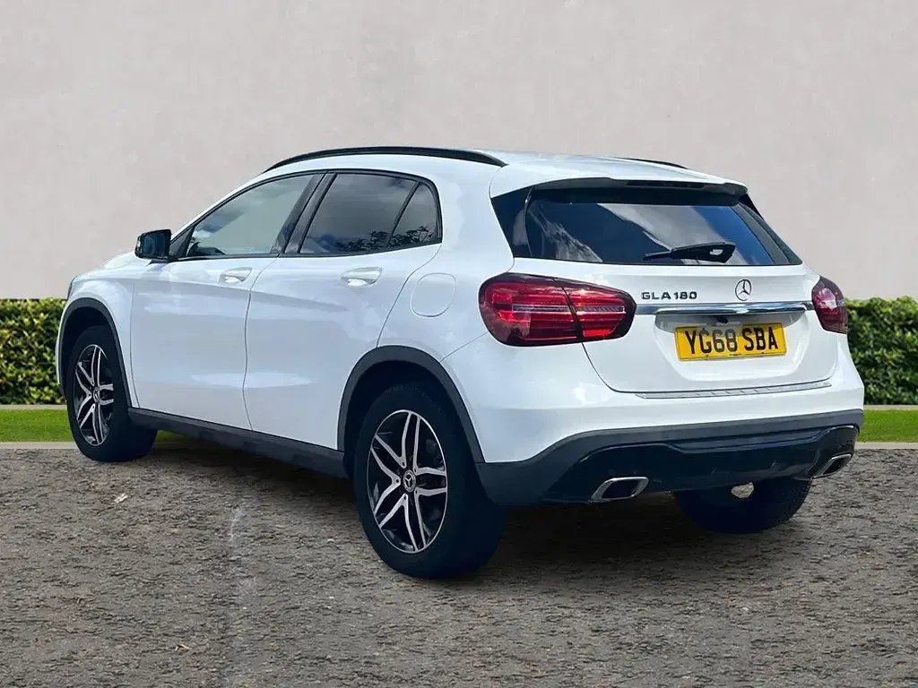 Used Mercedes GLA180 Urban 2019 White SUV