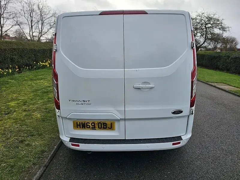 Begagnad Ford Transit Custom Limited 130 HK (95 kW) 2019 Vit Van