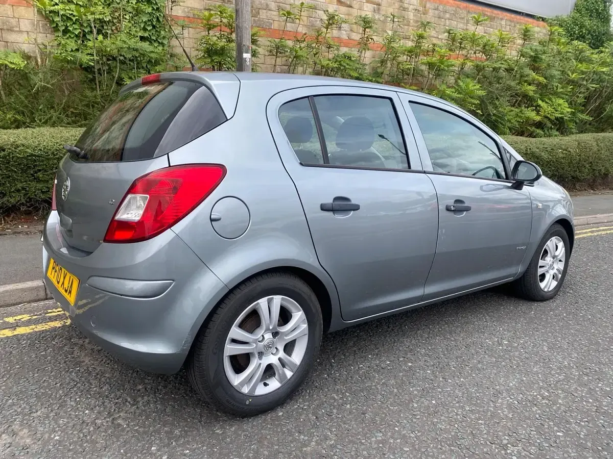 Used Vauxhall Corsa 85 HP (62 kW) 2010 Silver Hatchback