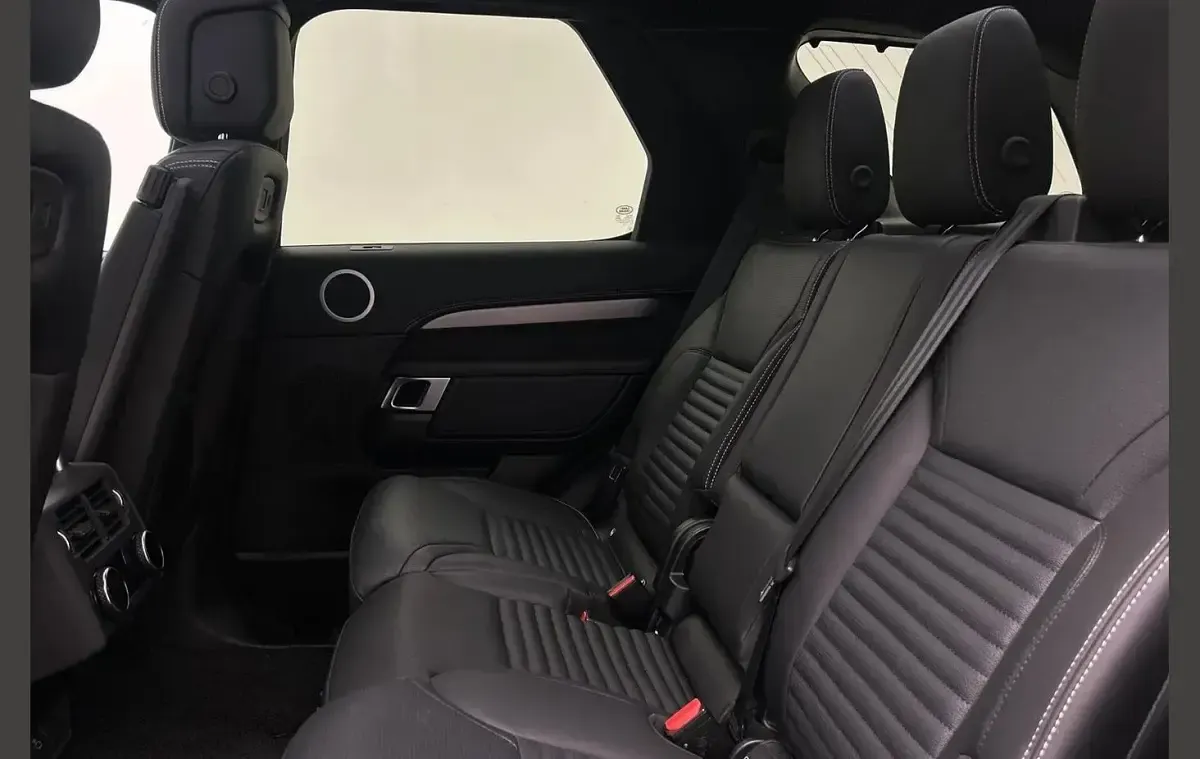 Used Land Rover Discovery 344 HP (253 kW) 2025 Red SUV