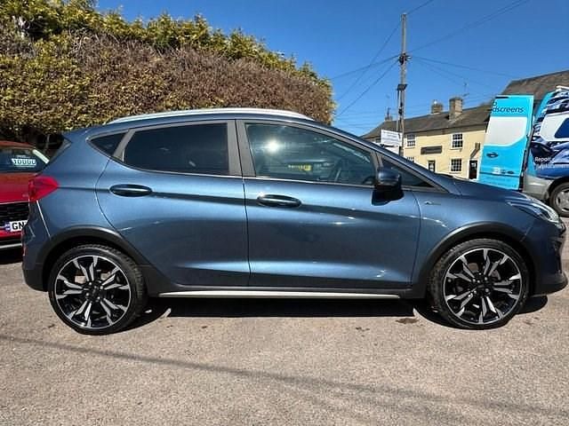 Usado Ford Fiesta Active X 125 HP (91 kW) 2021 Azul Citadino