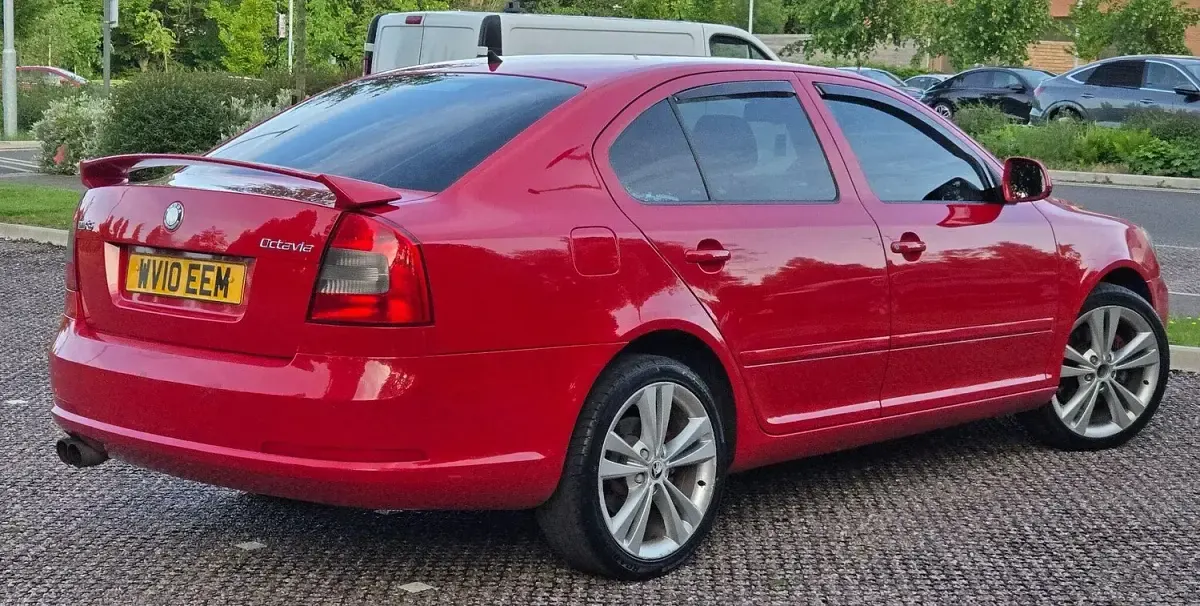 Used Skoda Octavia vRS 200 HP (147 kW) 2010 Red Hatchback
