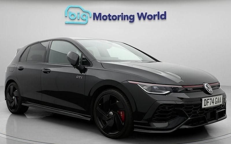 Second-hand VW Golf VIII GTI 300 CP (220 kW) 2026 Hatchback