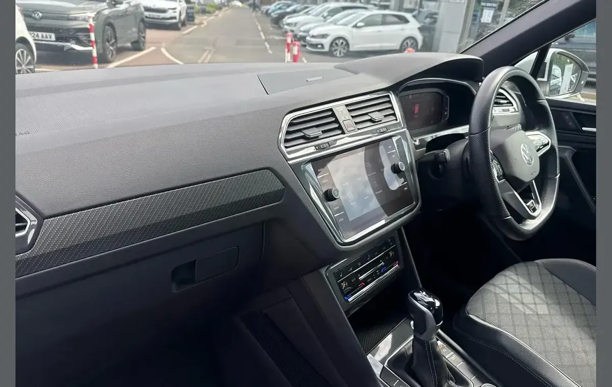 Used VW Tiguan R-line 190 HP (139 kW) 2023 Silver SUV
