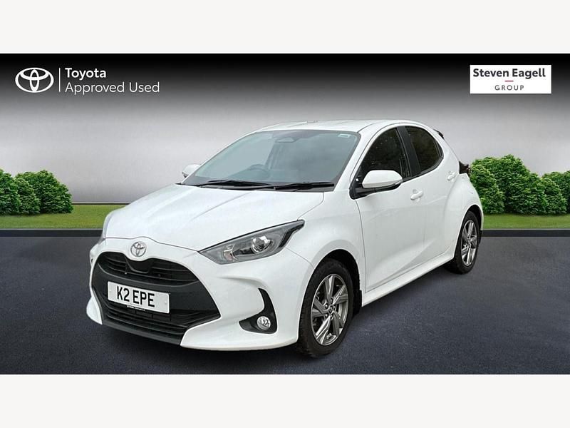 Used Toyota Yaris Hybrid 2025 White Hatchback