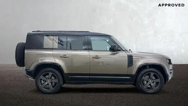 Usado Land Rover Defender HSE Dynamic 2025 Castanho SUV
