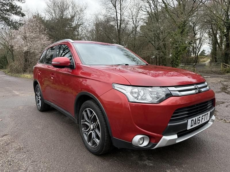 Used Mitsubishi Outlander 2015 Red SUV