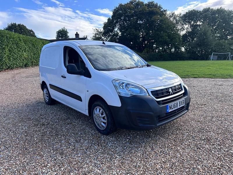 White Used 2018 Peugeot Partner Van | £3,795 (A bit pricey) - Image 1/4