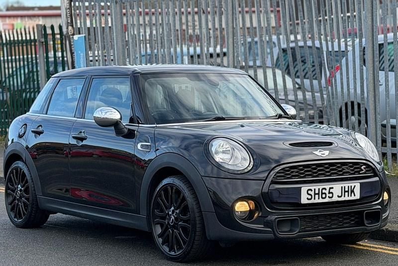 Black Used 2015 Mini Cooper S Hatch Hatchback | £3,495 (Fair price) - Image 1/4