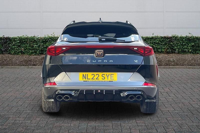 Begagnad Cupra Formentor VZ2 2022 Svart SUV