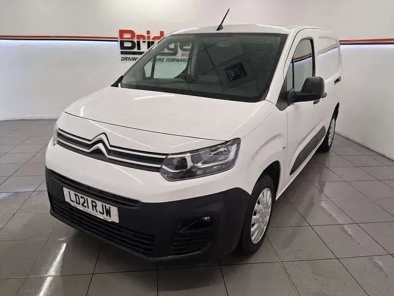 Used Citroën Berlingo 100 HP (73 kW) 2021 White MPV