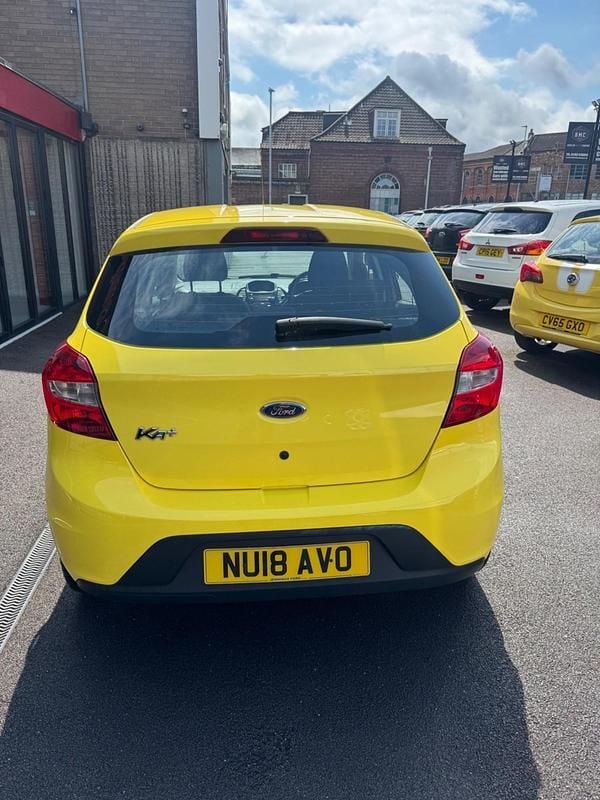 Used Ford Ka Plus Zetec 70 HP (51 kW) 2018 Yellow Hatchback