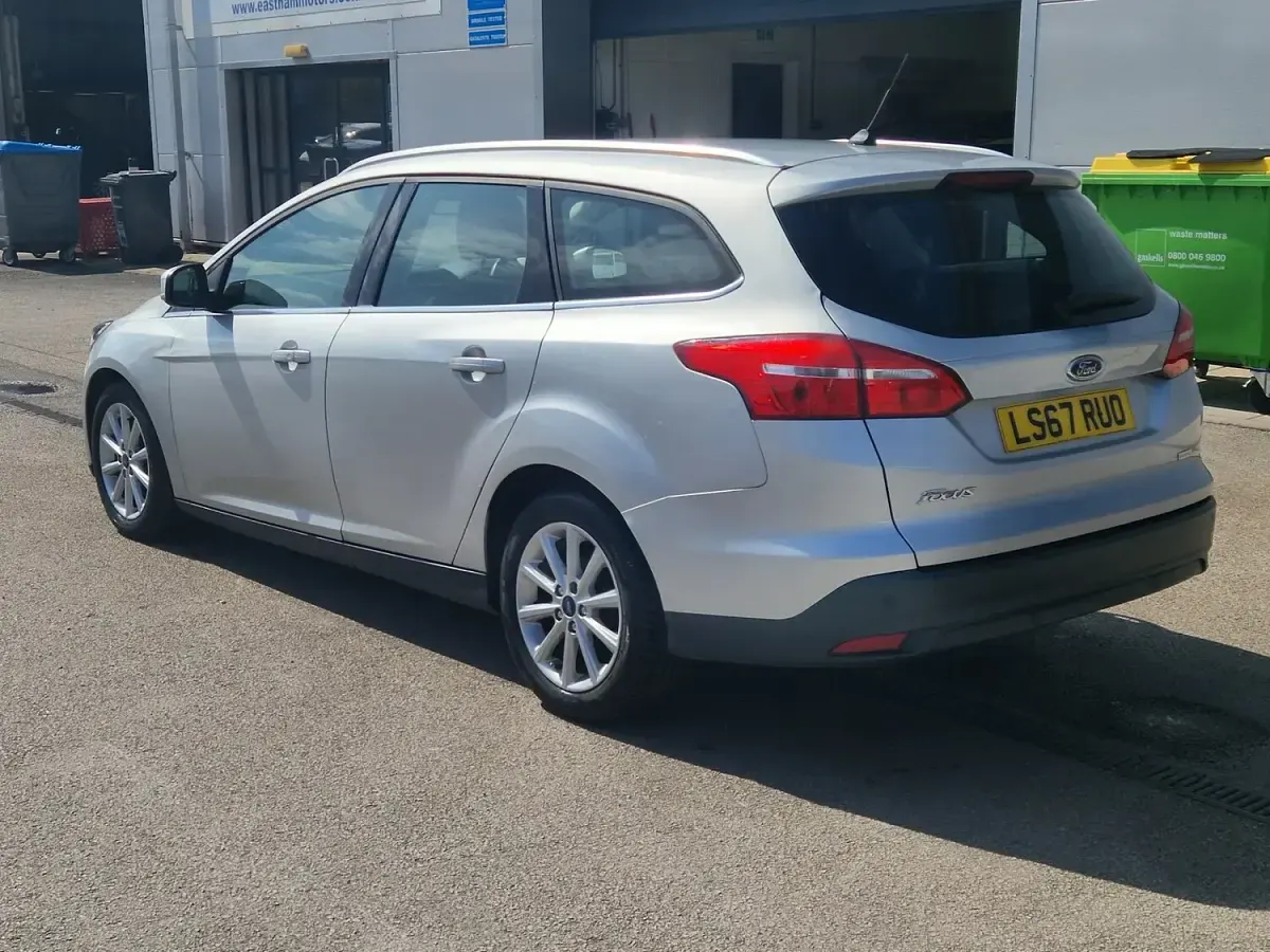 Used Ford Focus Titanium 125 HP (91 kW) 2017 Silver Estate