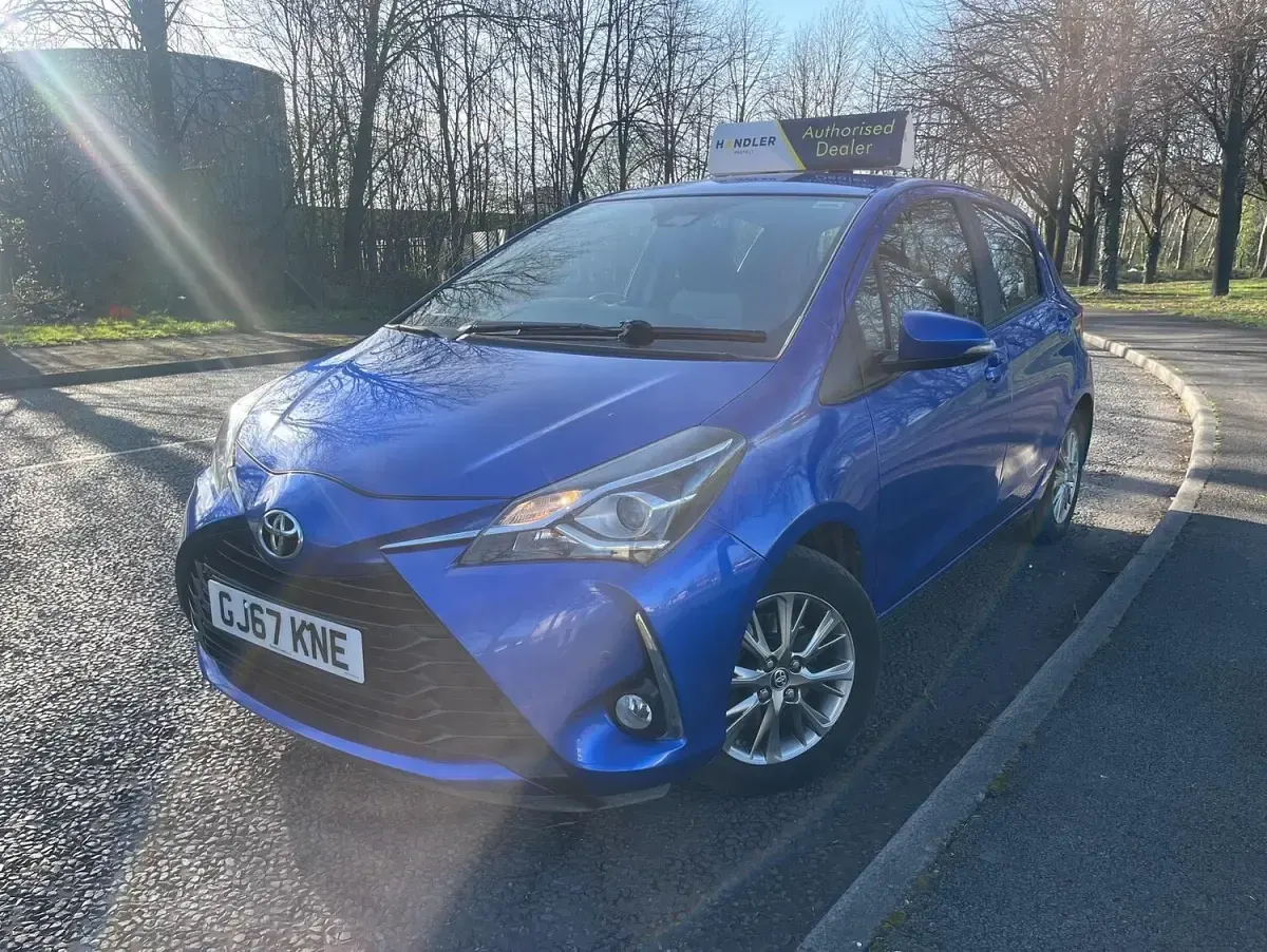 Used Toyota Yaris 2017 Blue Hatchback