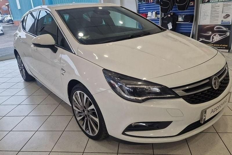 White Used 2017 Vauxhall Astra SRi Hatchback | £6,173 (Fair price) - Image 1/1
