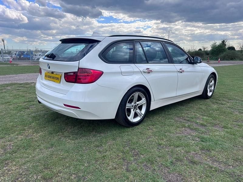 Used BMW 318 Impressive 2015 White Estate