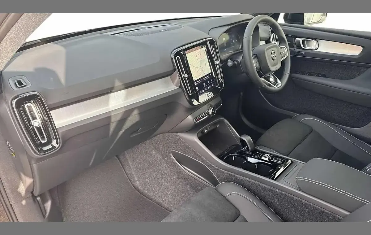 Used Volvo XC40 Ultra 194 HP (142 kW) 2026 Black SUV
