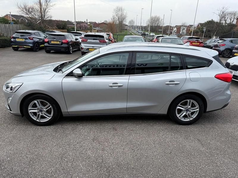 Used Ford Focus Zetec 95 HP (69 kW) 2019 Silver Estate