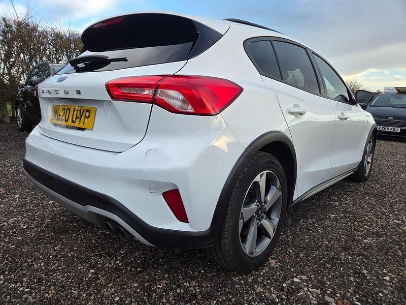 Used Ford Focus Active 2020 White Hatchback