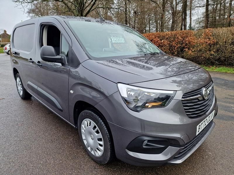 Used Vauxhall Combo Sportive 100 HP (73 kW) 2022 Grey MPV