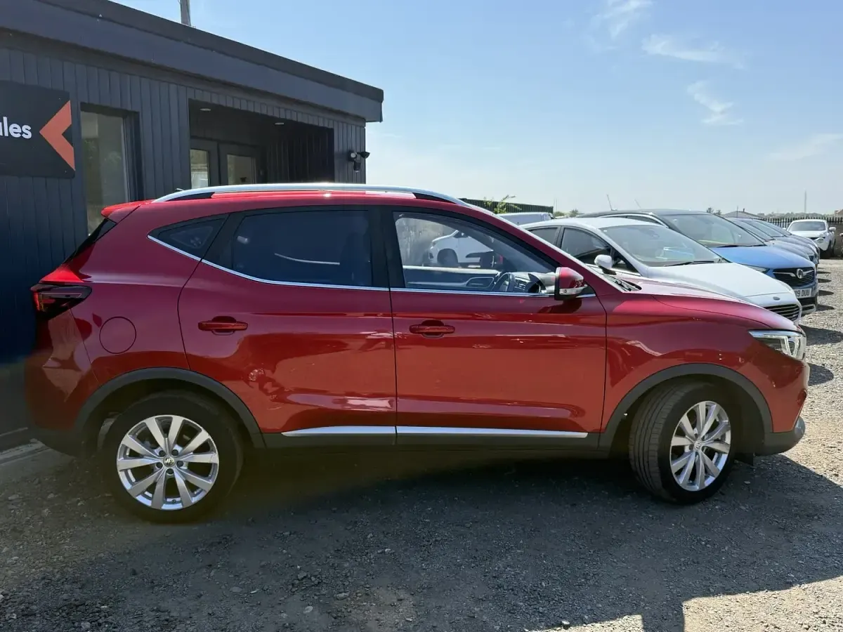 Used MG ZS Excite 111 HP (81 kW) 2017 Red SUV