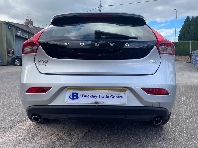 Used Volvo V40 R-Design 190 HP (139 kW) 2025 Silver Hatchback