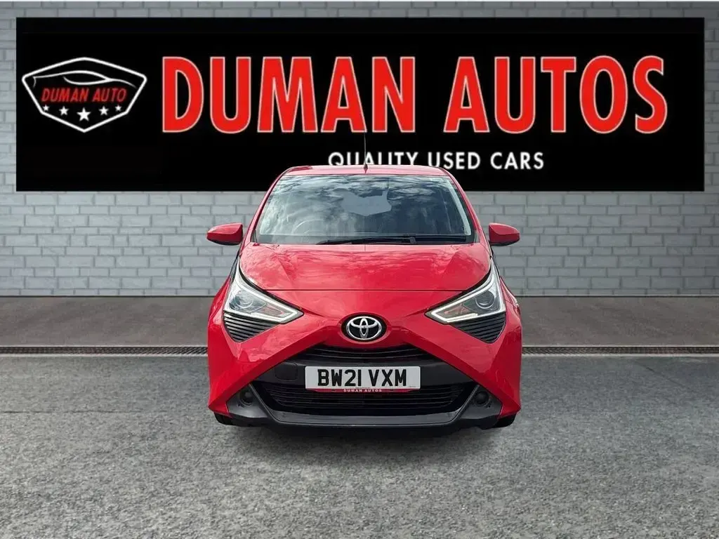 Used Toyota Aygo X-play 71 HP (52 kW) 2021 Red Hatchback