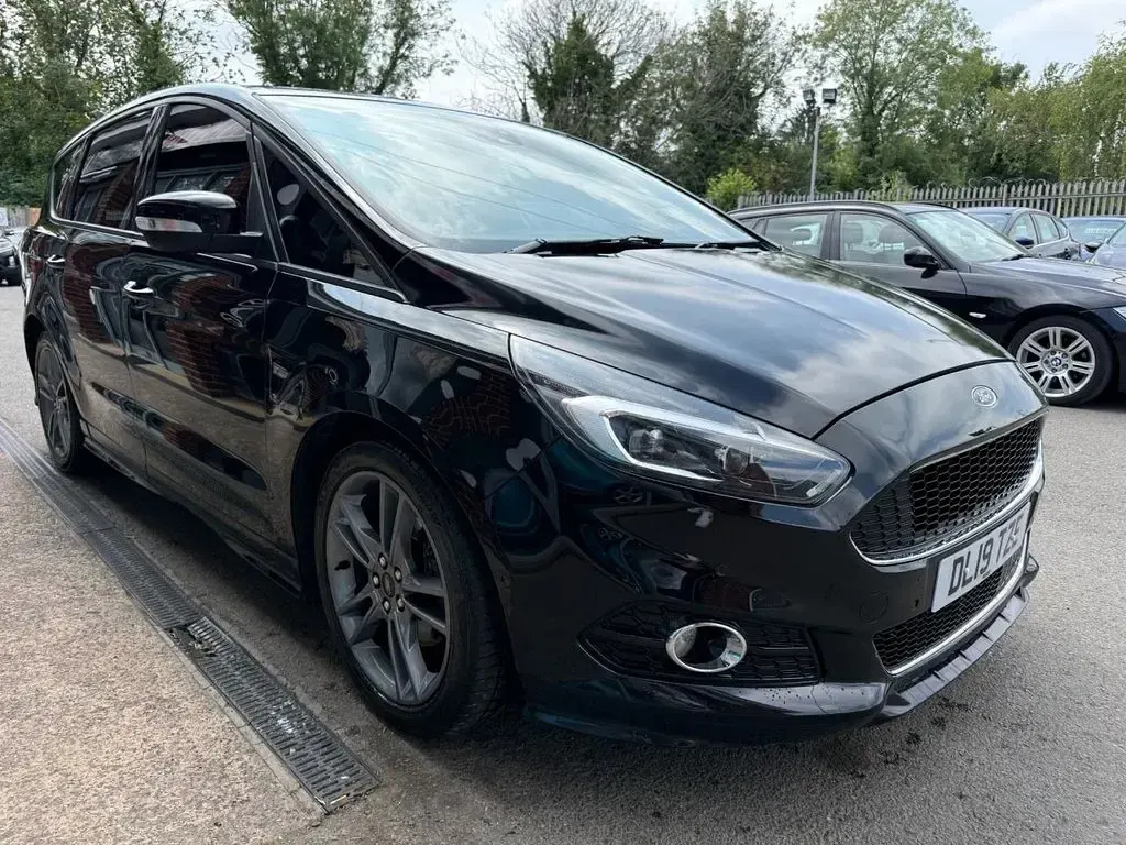 Used Ford S-MAX ST-Line 190 HP (139 kW) 2019 Black MPV