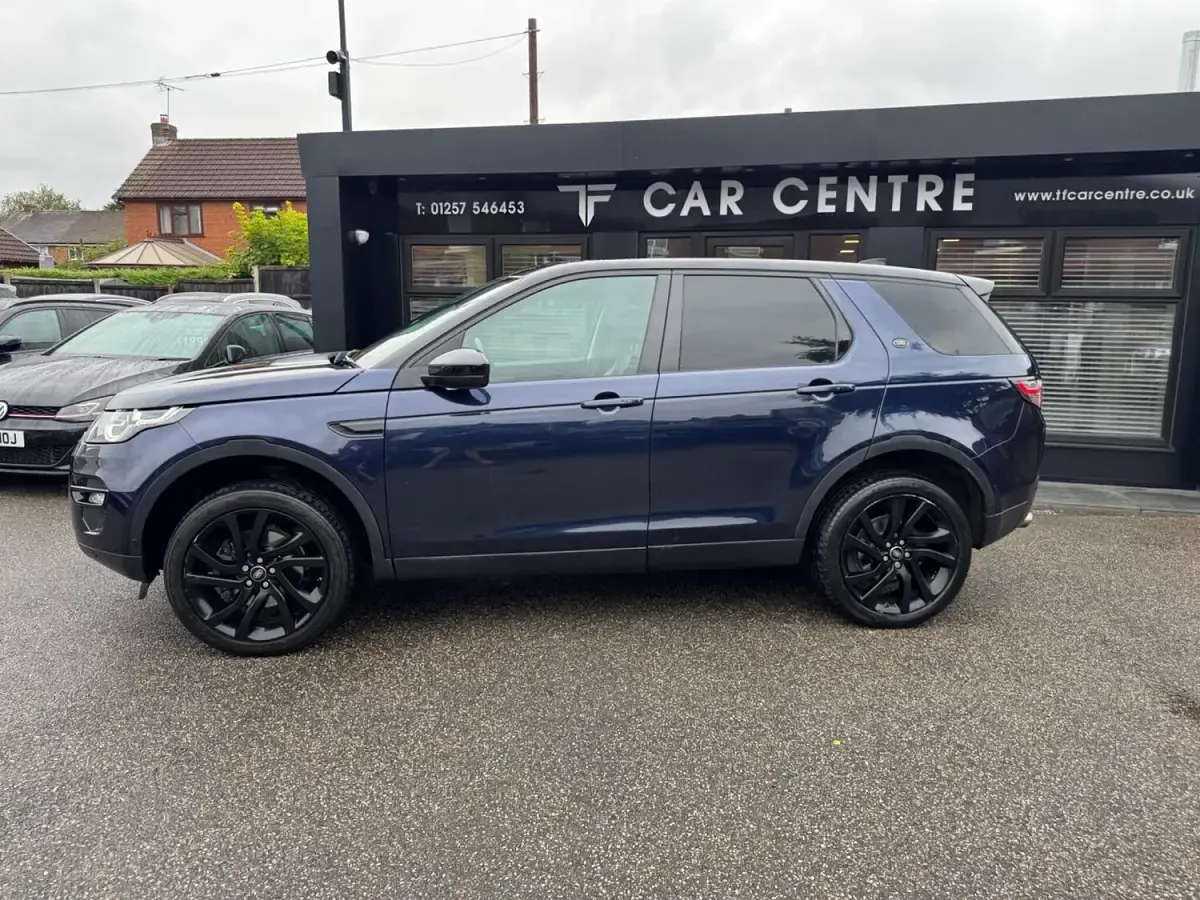 Used Land Rover Discovery 5 HSE Luxury 2017 Blue SUV