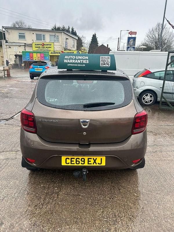 Used Dacia Sandero Essentiel 90 HP (66 kW) 2019 Brown Hatchback