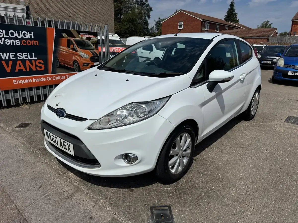 Used Ford Fiesta Zetec 2010 White Hatchback