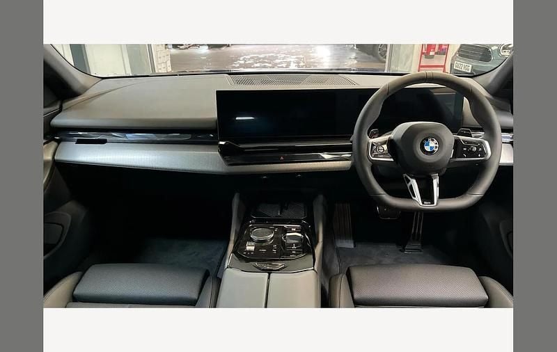 Used BMW 520 M Sport 205 HP (150 kW) 2025 Blue Sedan