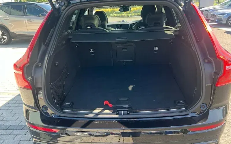 Used Volvo XC60 Ultra 250 HP (183 kW) 2027 Black SUV