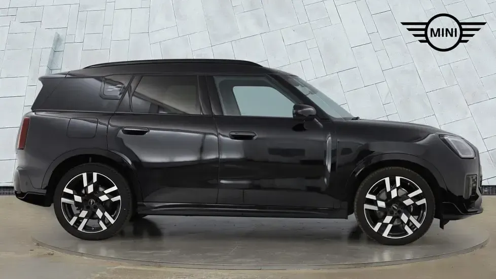 Used Mini Countryman 168 HP (123 kW) 2025 Black SUV