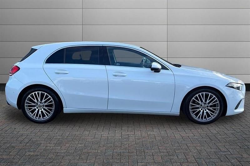 Used Mercedes A180 Executive 136 HP (100 kW) 2023 Digital white Hatchback