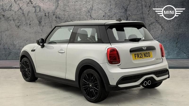 Usado Mini Cooper S Exclusive 176 HP (129 kW) 2021 Prateado Citadino
