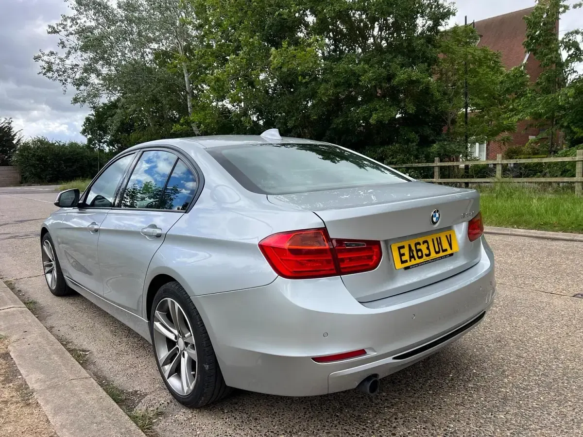 Used BMW 318 Sport Line 2013 Silver Sedan