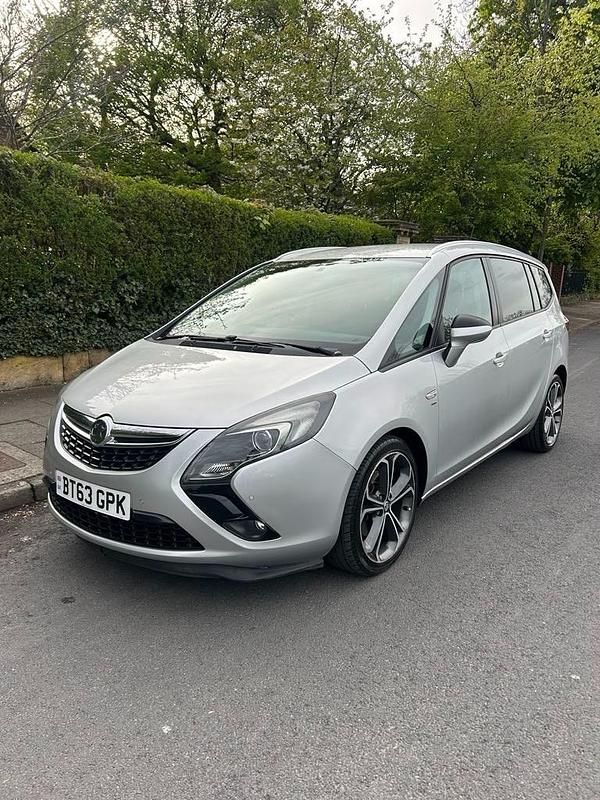 Silver Used 2013 Vauxhall Zafira SRi MPV | £4,695 (A bit pricey) - Image 1/4