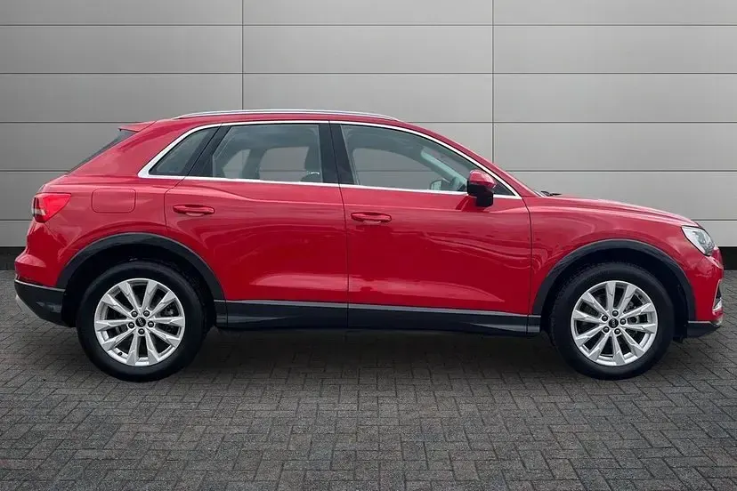 Used Audi Q3 Sport 150 HP (110 kW) 2025 Red SUV