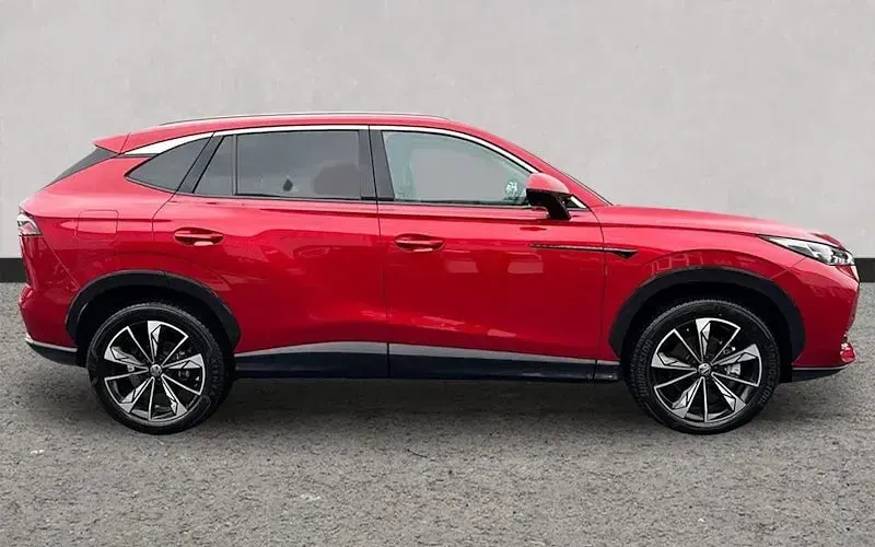 Used MG HS Trophy 170 HP (125 kW) 2024 Tri coat  dynamic red SUV