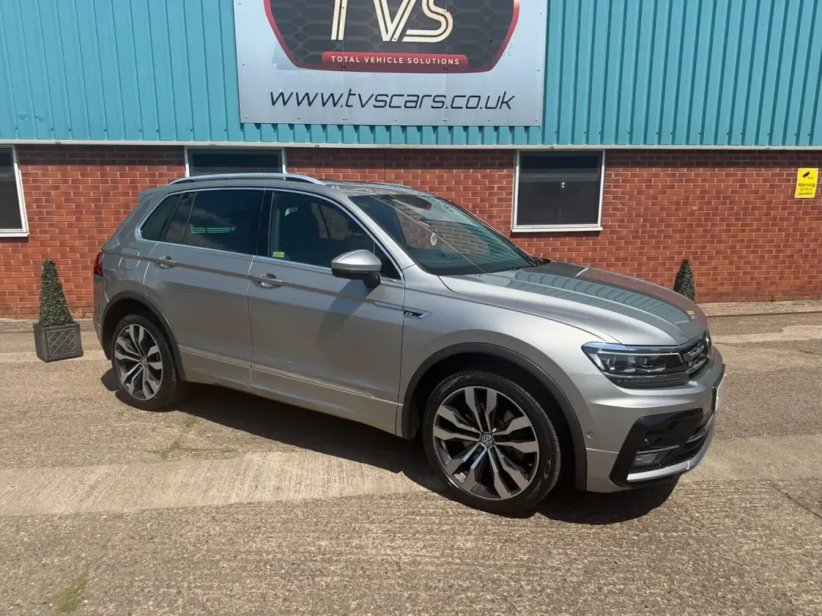 Used VW Tiguan R-line 230 HP (169 kW) 2019 Silver SUV